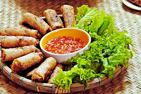 Mẹo chiên chả ram tôm đất đúng vị miền Trung