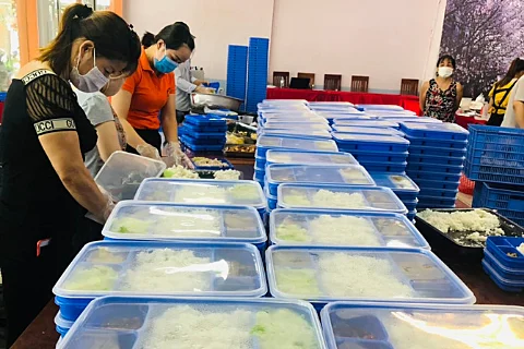 Cơm văn phòng lên ngôi trong xu thế giao đồ ăn nhanh tại Hà Nội